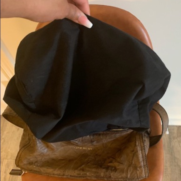 👜👜 GIVENCHY Cross body 100% authentic - Picture 4 of 5